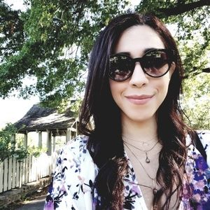 Meet your Posher, Angelica